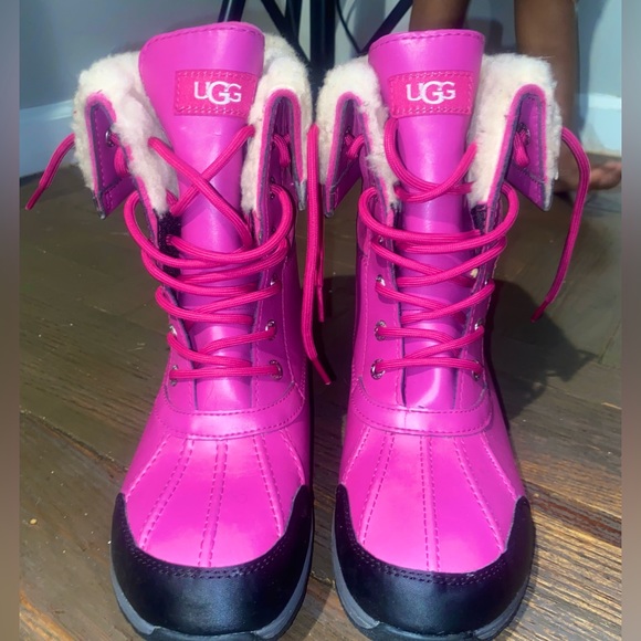 UGG Other - UGG BUTTE PINK (BIG KIDS ) SIZE 6